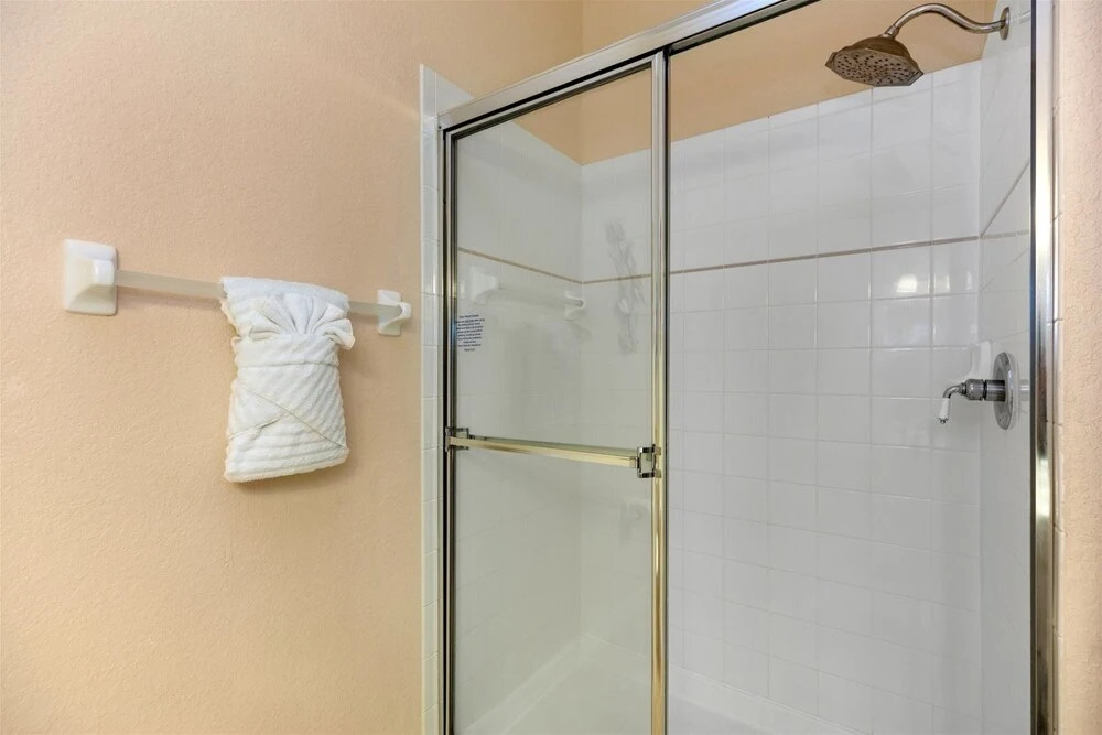 Fabulous 3 bed Condo Near to all the Attractions - 479
