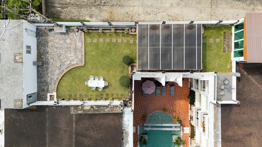 1BR Poolside Fisherman Village C272