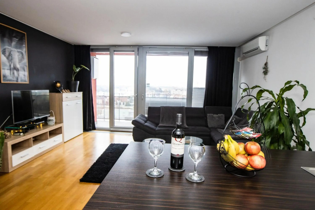 Hermes Apartment