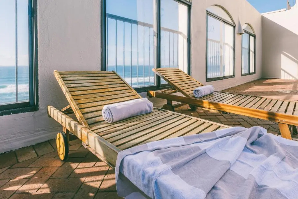 Bronze Beach Villa