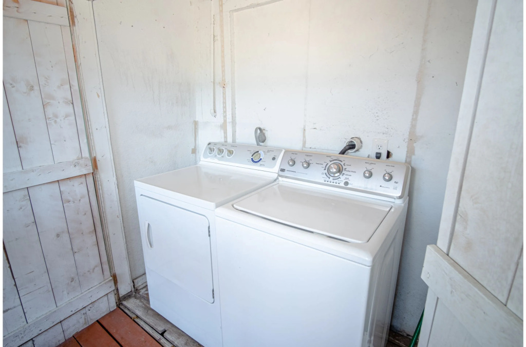 3 BR 1 BA Remodeled Home Near Downtown