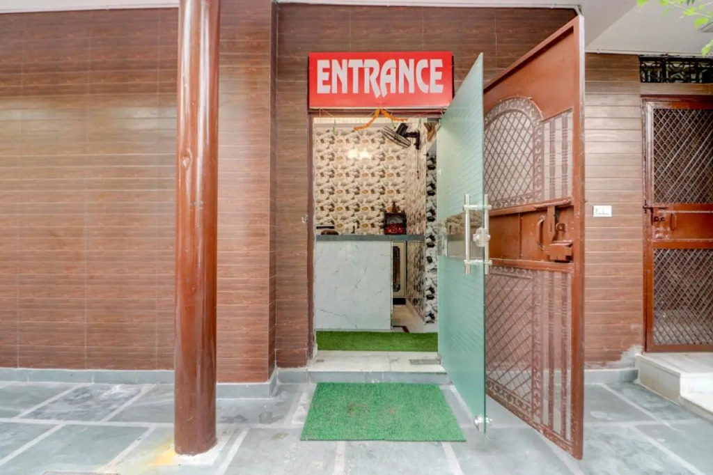 OYO 91483 Hotel Amazing House