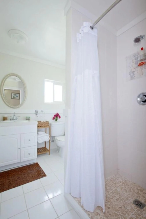 Moonflower home
