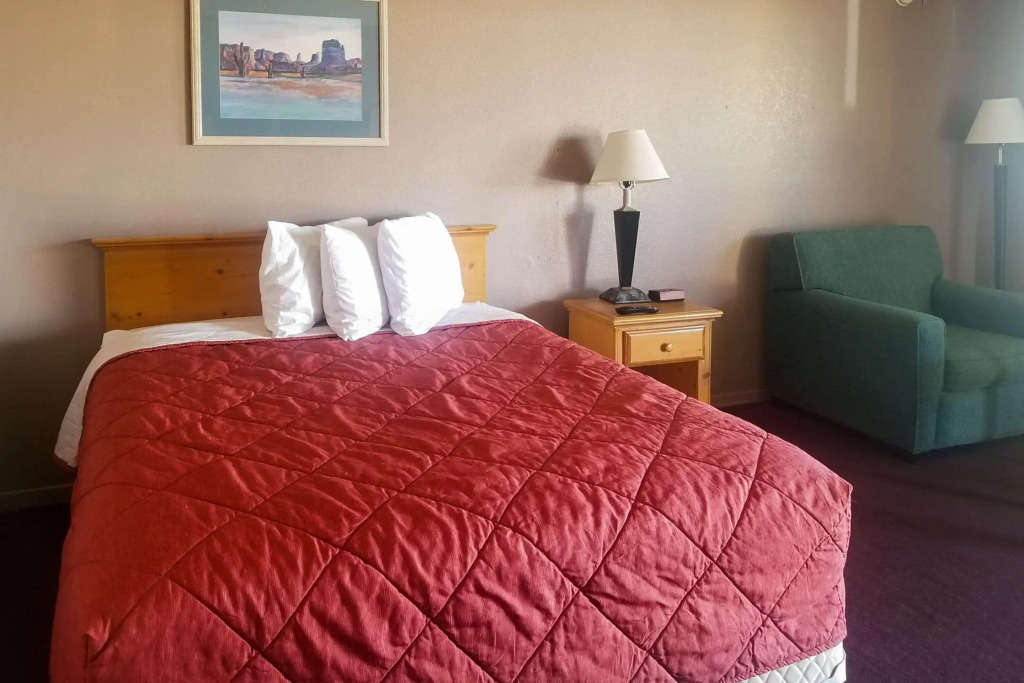 Satellite Inn