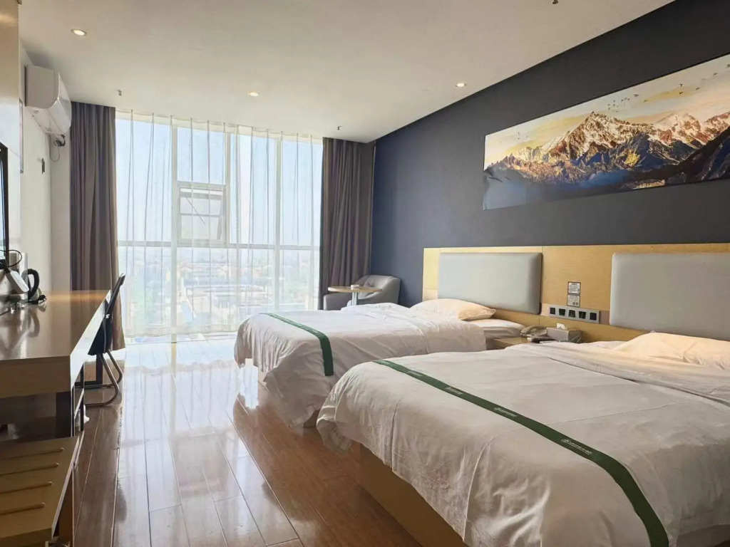 GreenTree Inn Huanggang City Wuxue City Kanjiang Avenue