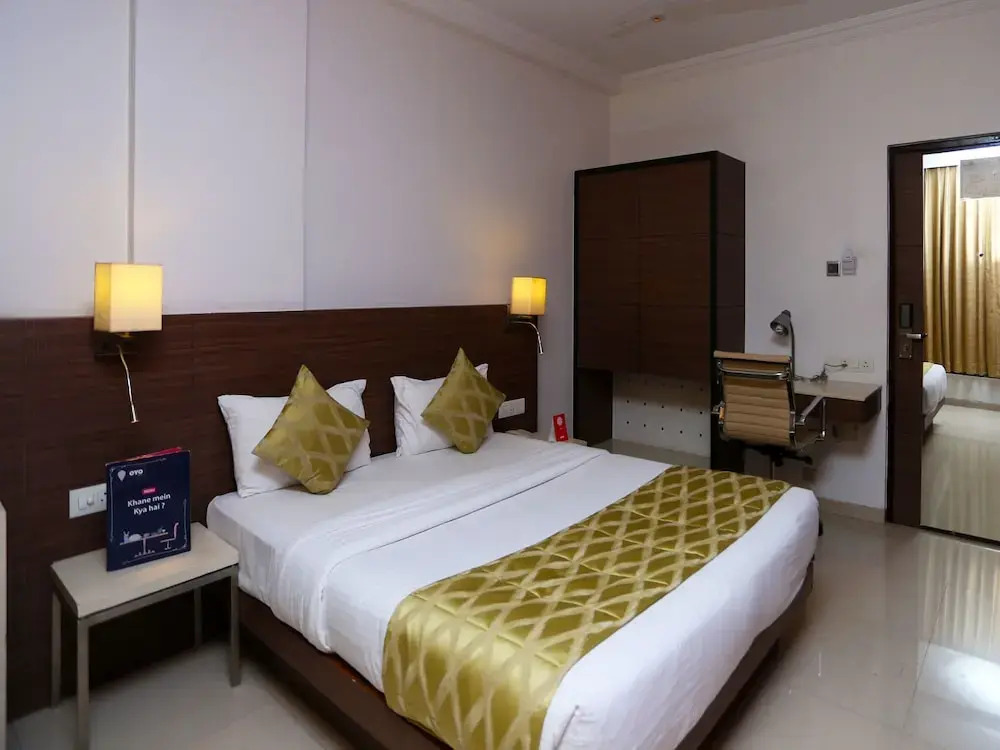 OYO 623 Hotel Suncity Premiere