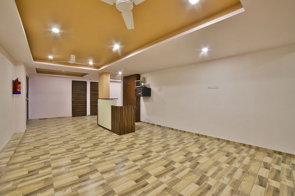 OYO Flagship 27974 Madhuram Arcade