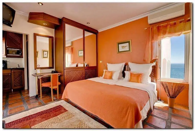 Bayview Penthouses and Rooms
