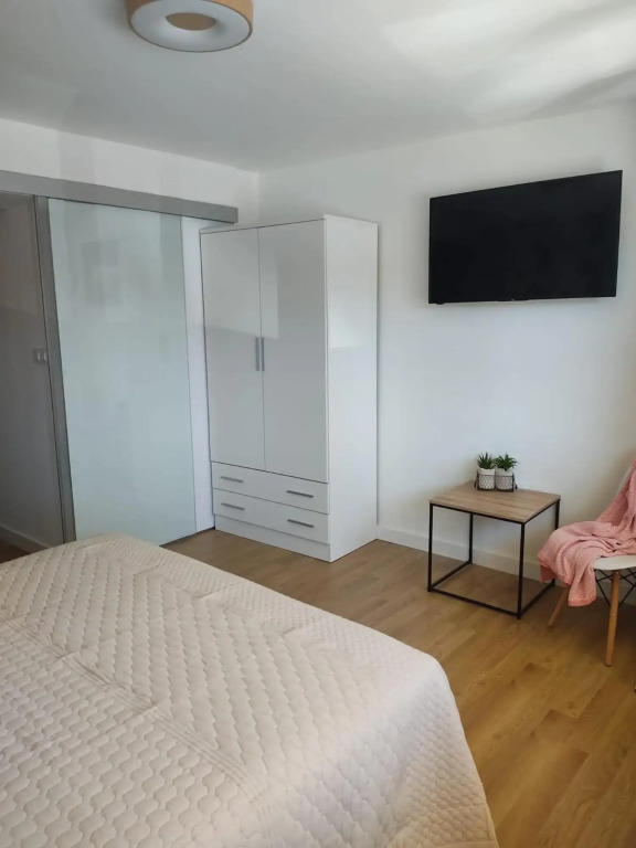 Apartamento pequeño, coqueto y céntrico.