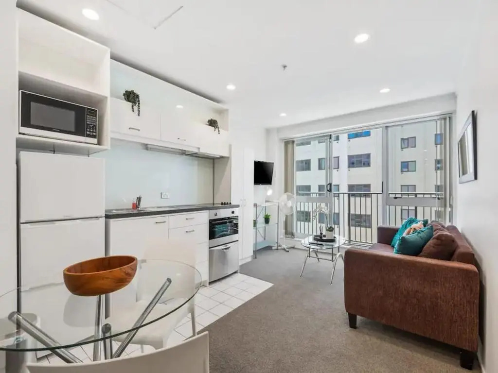 Lovely Two Bedroom Apartment Close To Sky Tower