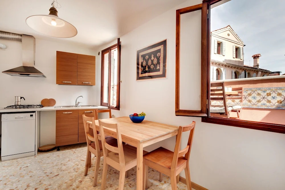 Santo Stefano Accademia Apartment Venice