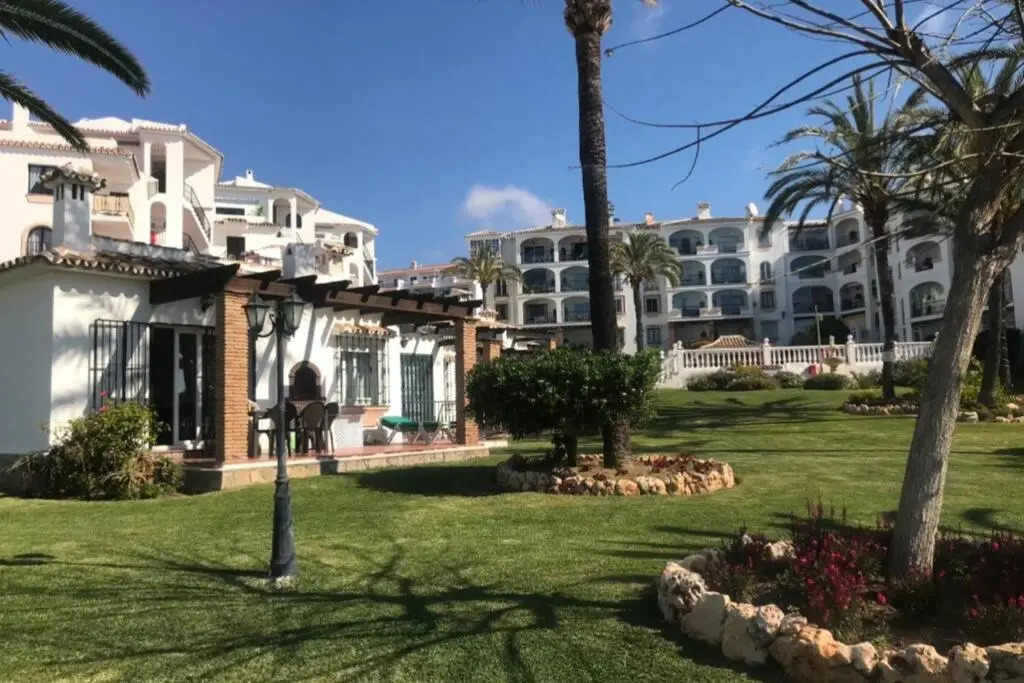 Bungalow sea view, pool, tennis, beach 5min walk