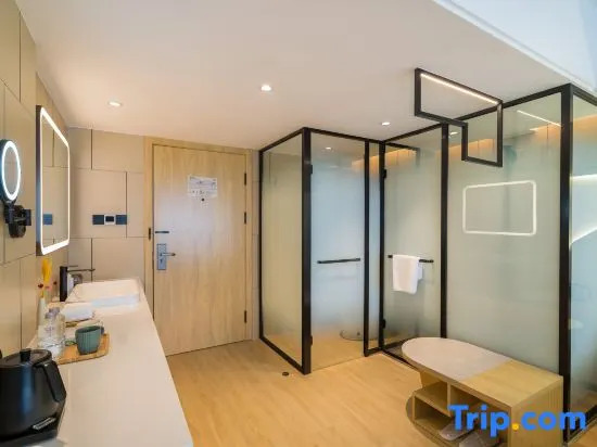 Vyluk Hotel (Beijing Shijingshan Wanda Plaza Octagon Amusement Park Subway Station)