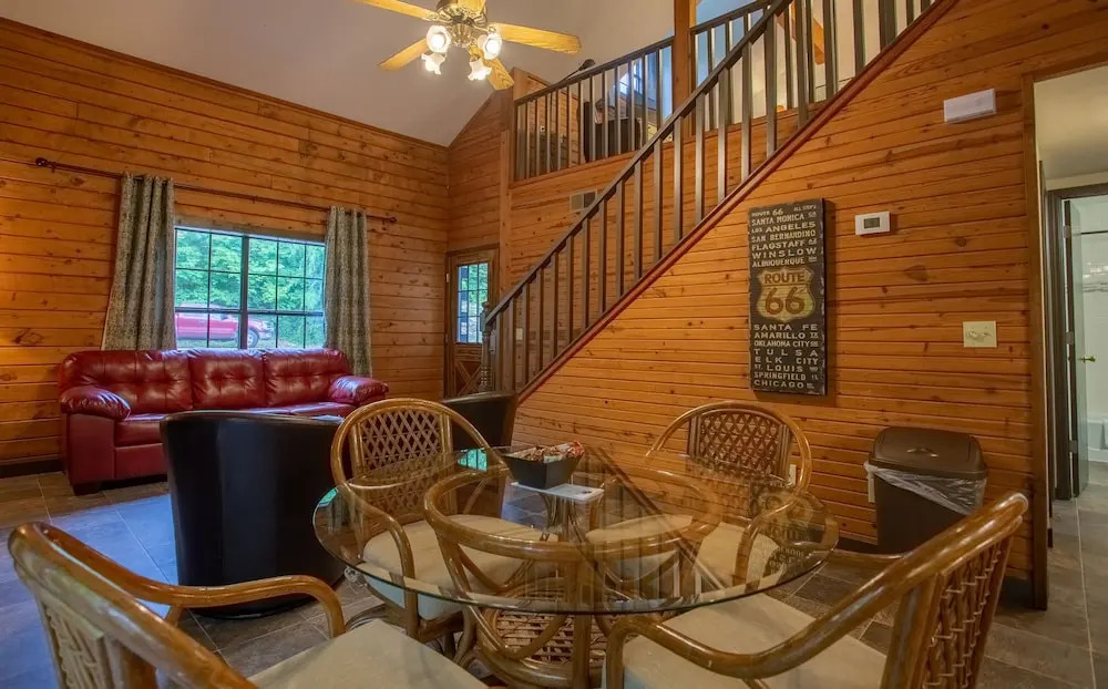 Day Dreamer 2 Bedrooms 2 Bathrooms Cabin