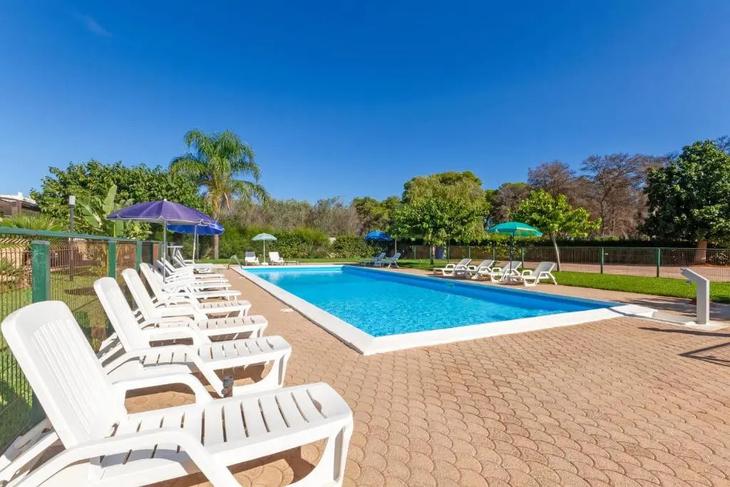 Luxury Holiday Home With Swimming Pool in Torre Lapillo