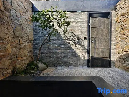 Zhouzhai Ksana JinShang Yard With Hot Spring