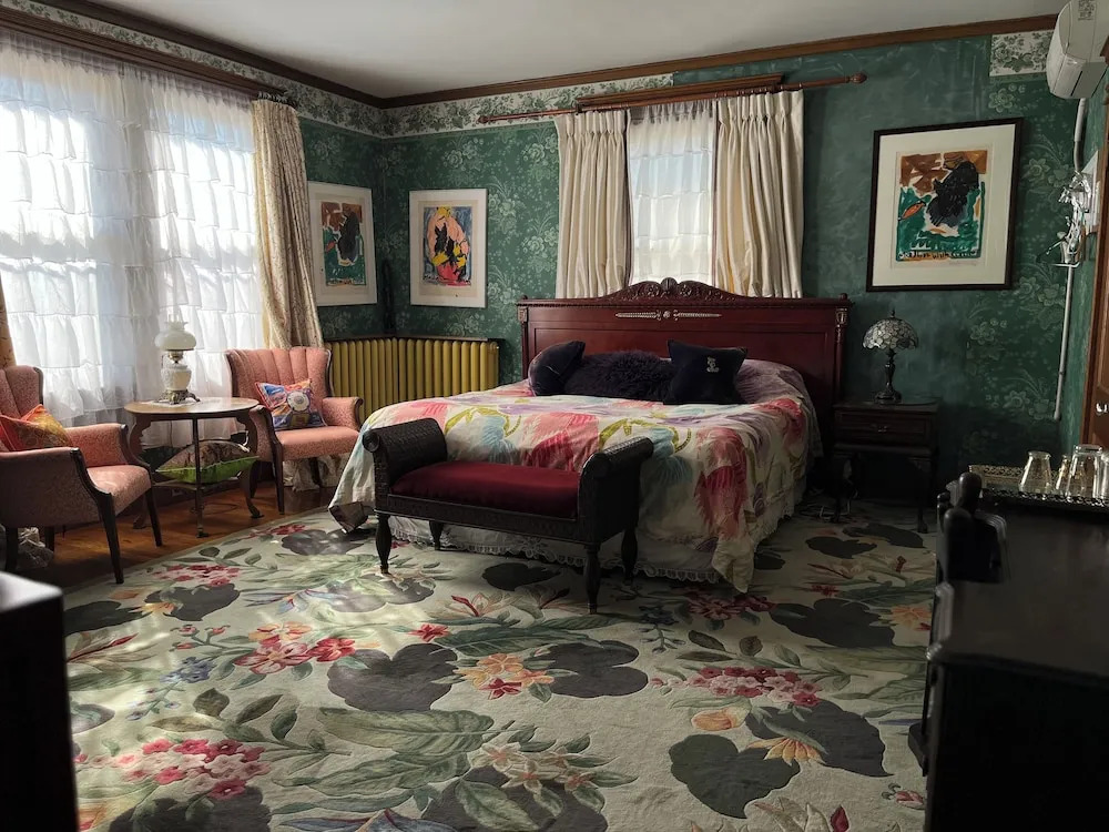 Munroe Inn Boutique Hotel