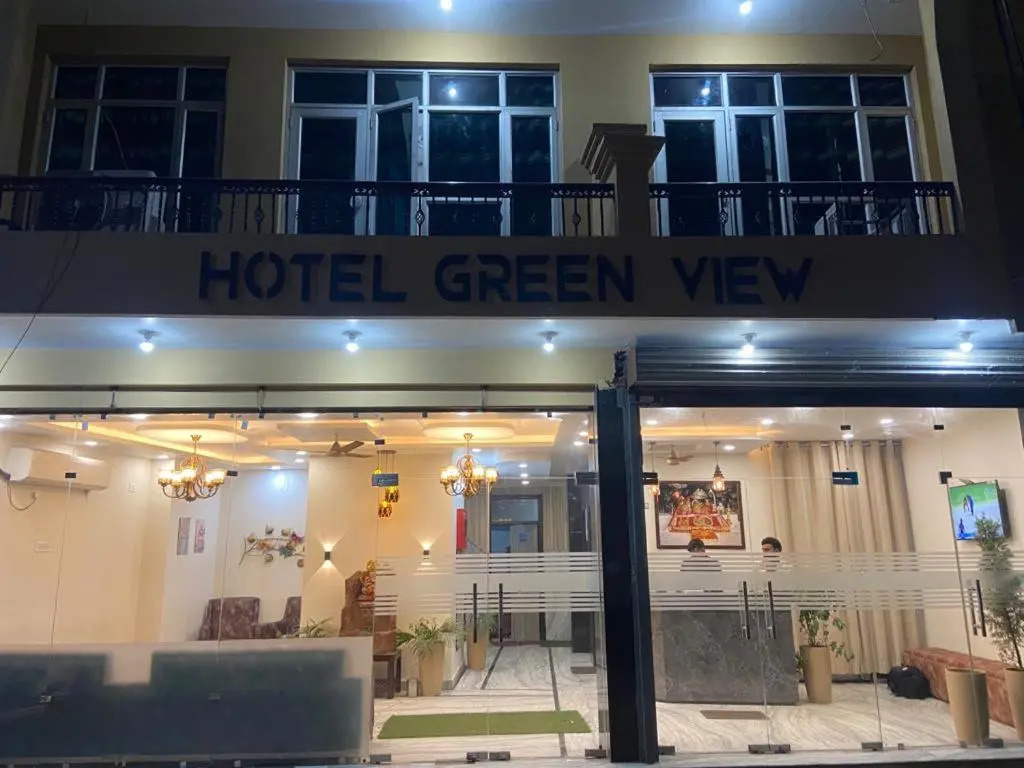 Oyo 35499 Hotel Green View