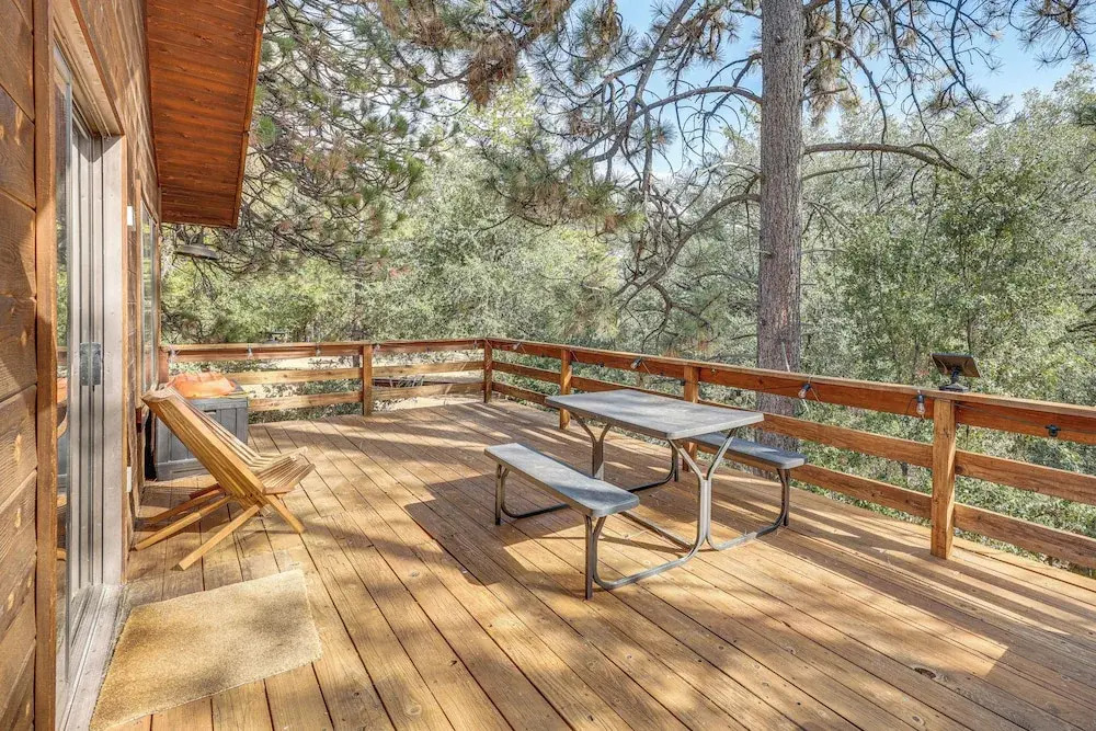 Idyllwild Cabin w/ Deck & Tahquitz Peak Views