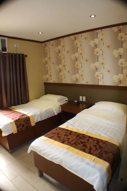 7 Days Inn