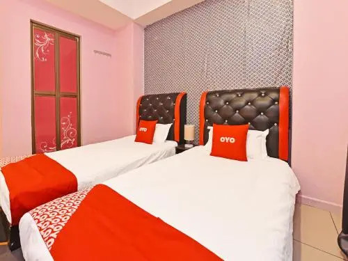 8 Hotel