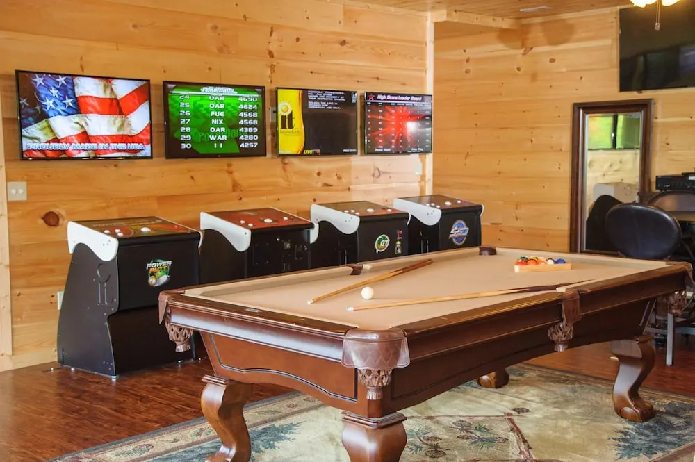 Luxury 14br Haven Views Games Hot Tubs More