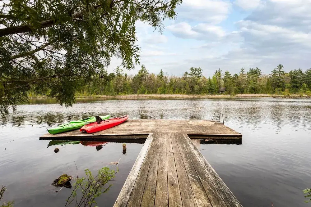 Luxe Riverfront Lodge: Group Wine and Ski Retreats