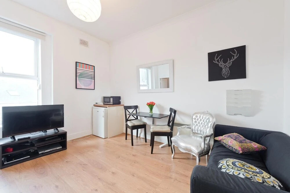 Lovely Self Contained 1-bed Apartment in Rathmines