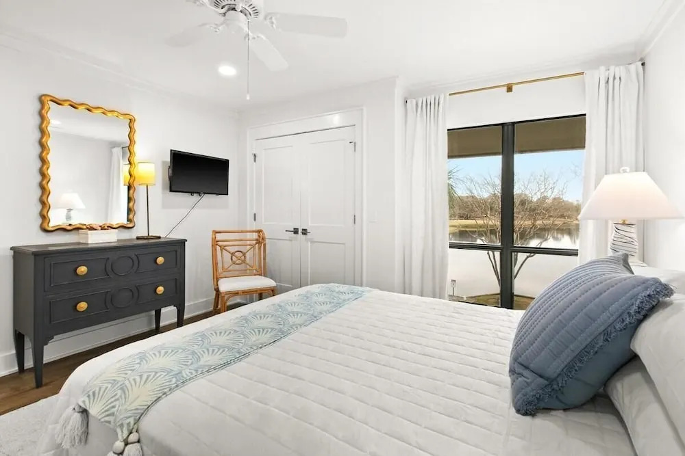 Harbour Point 810