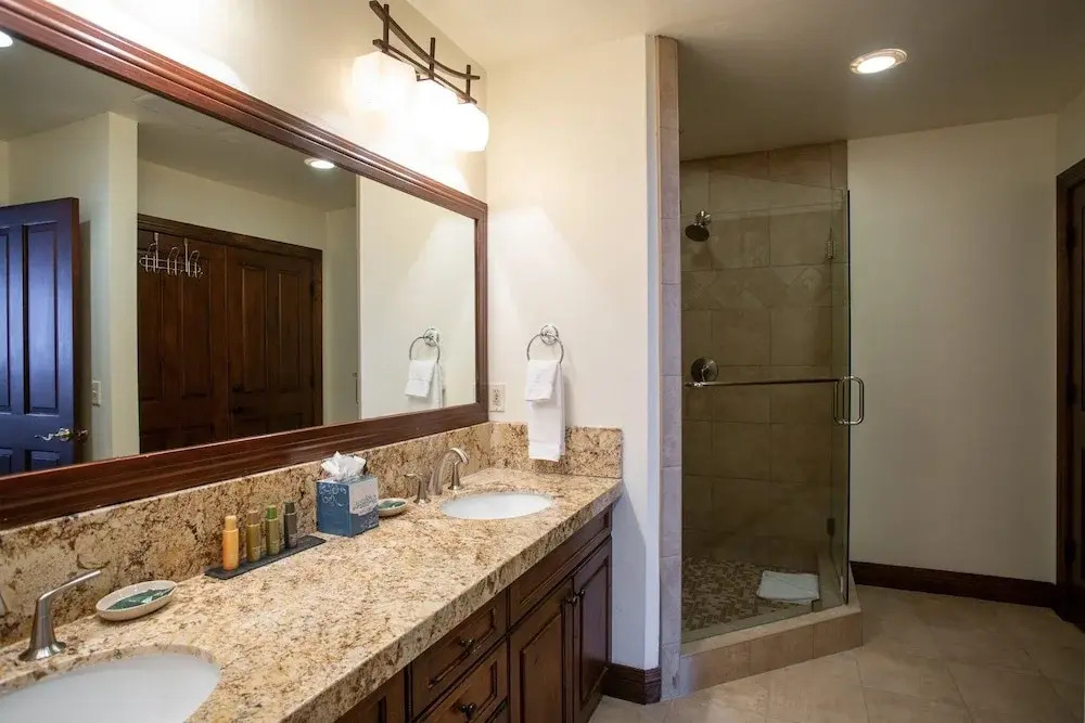 Trail's End Lodge at Deer Valley Resort - Two Bedroom Residence with Spa #403 2 Condo