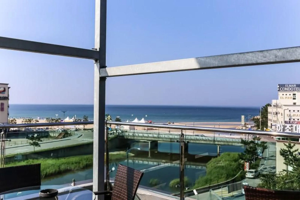 Yangyang Hajodae Beach House Pension