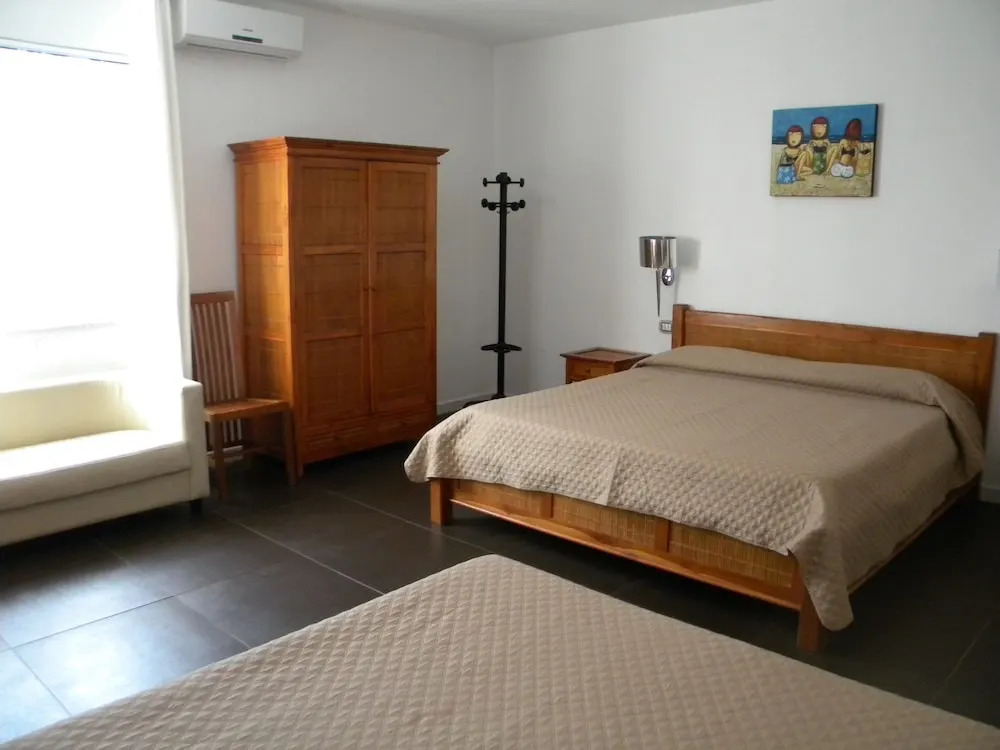 HOTEL GENOVA