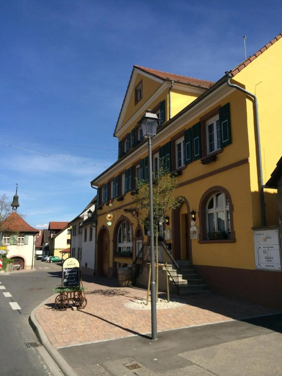 Weinhotel / Gasthaus zur Sonne