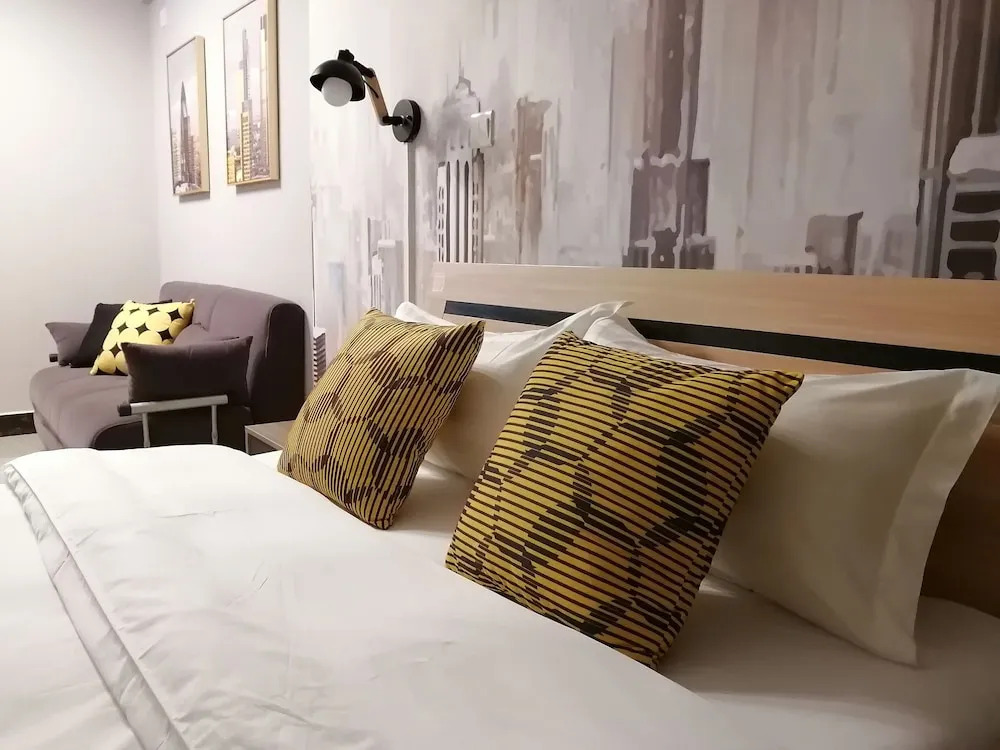 Yiqianshu City Apartment