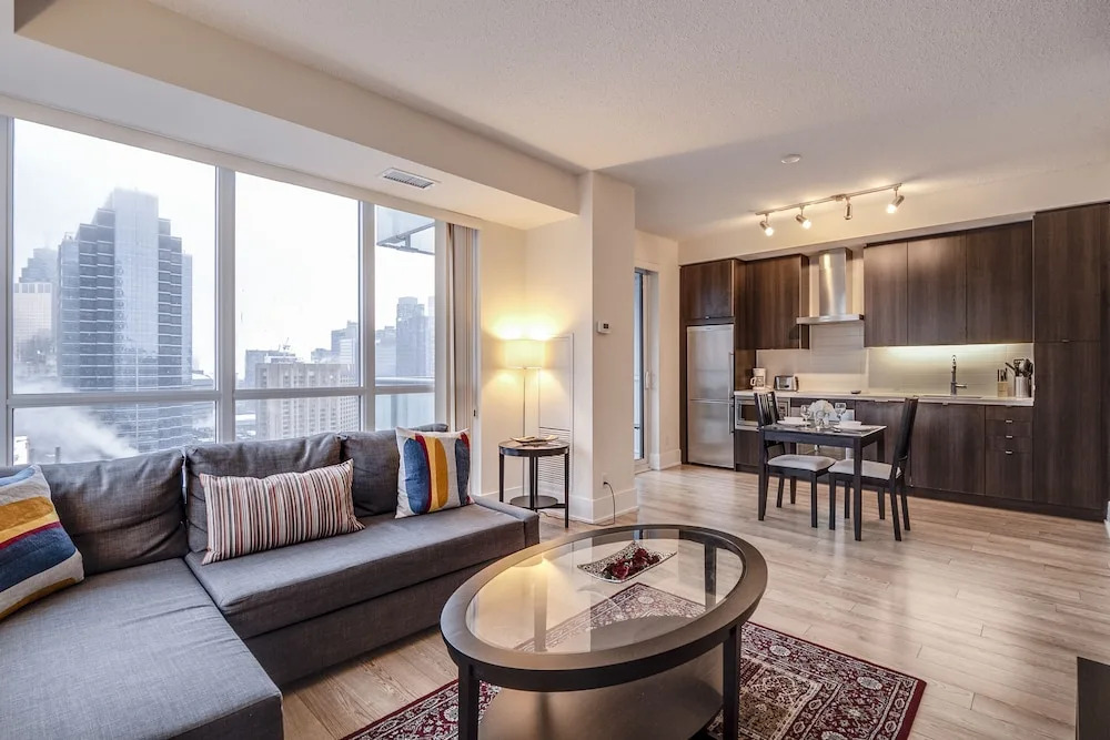 Galaxy Suites 300 Front Unit 2705
