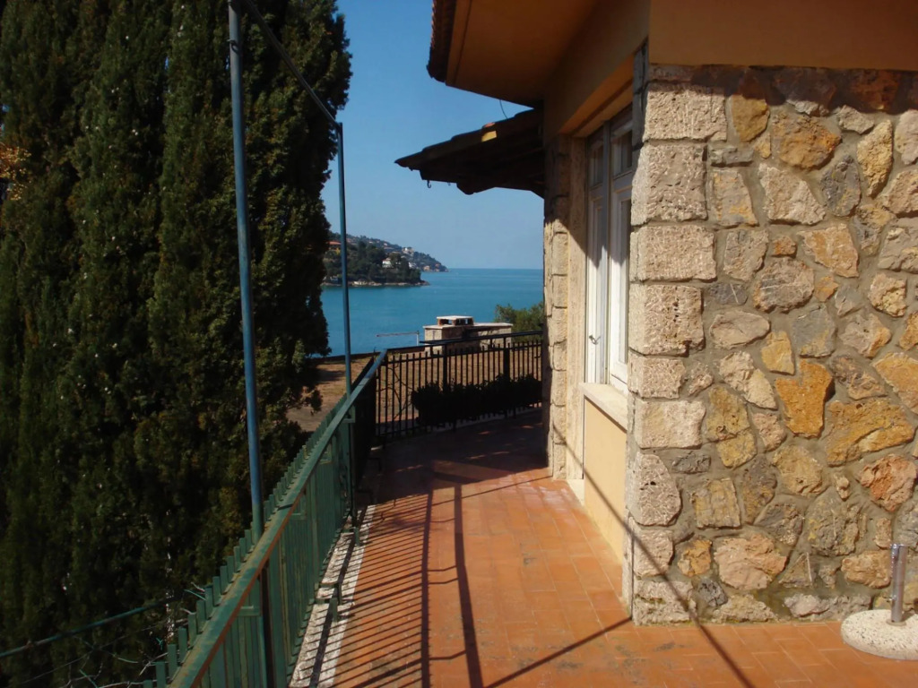 Apartment with a splendid view of the sea-Pianone