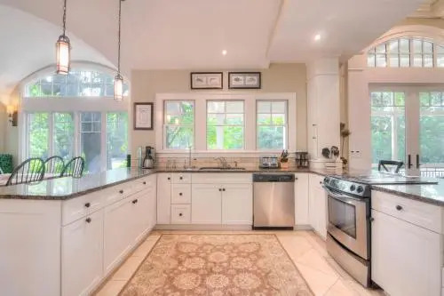 215 Glen Abbey