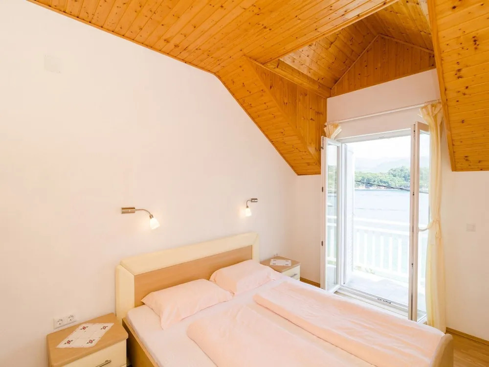 Sea View Apartment Maćus