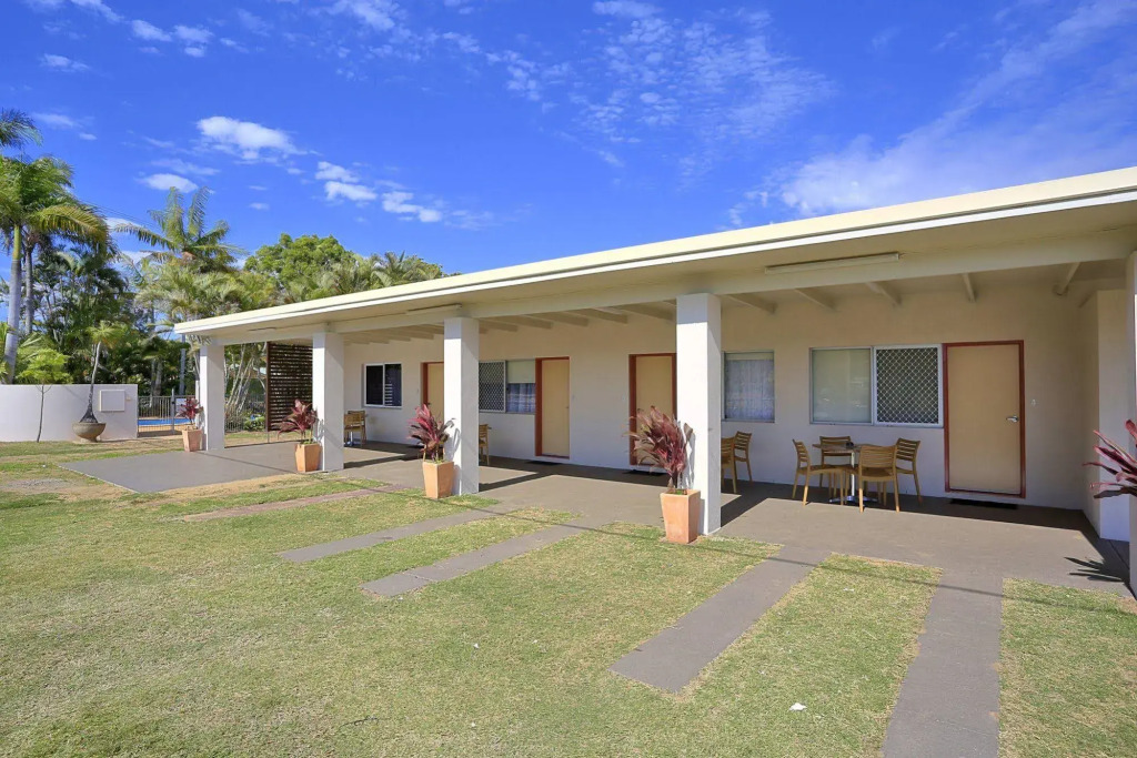 Moore Park Beach Inn