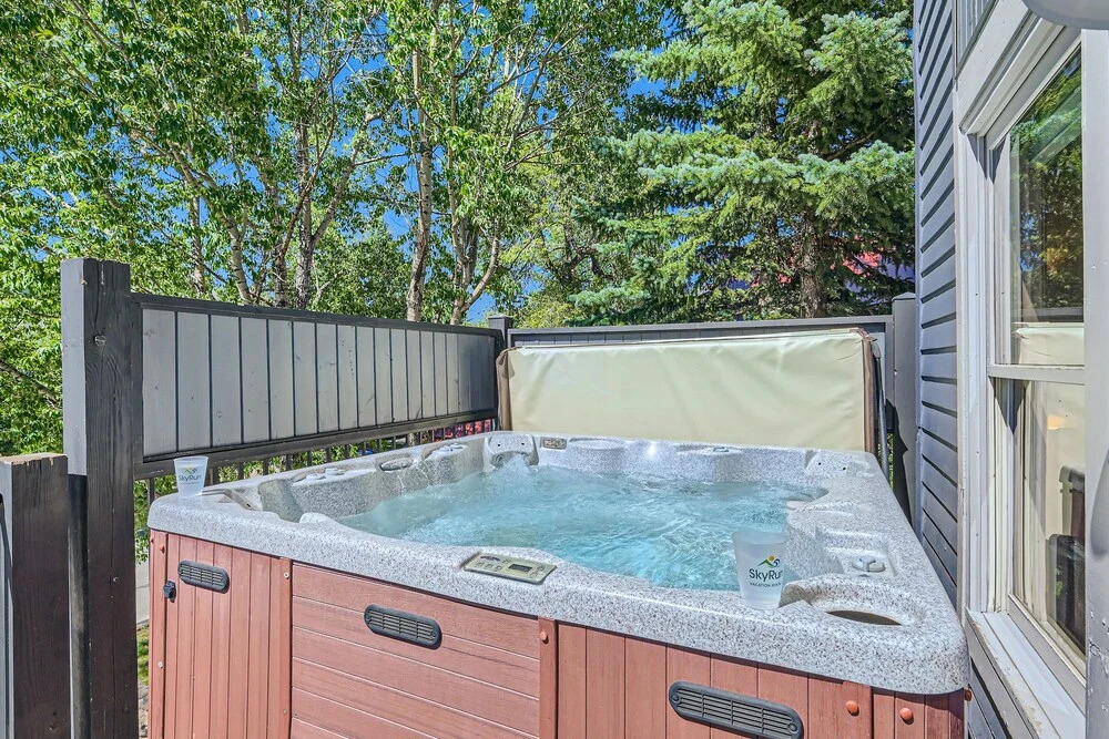 New Listing!! Breck Mountain Magic 3 Bedroom Condo by RedAwning