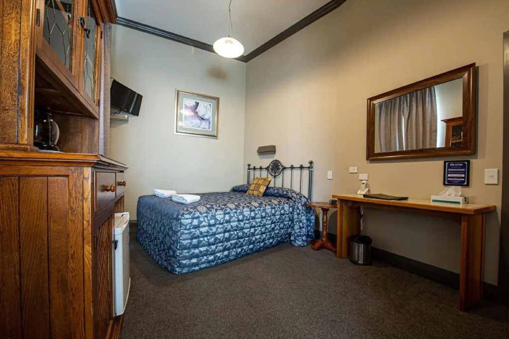 Victoria Railway Hotel