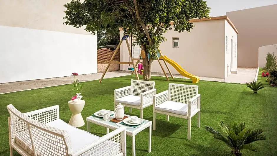 luxury villa for 4 persons with privete garden