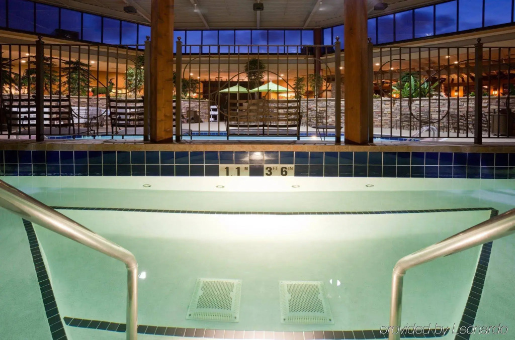 Holiday Inn Bloomington Airport South Mall Area by IHG