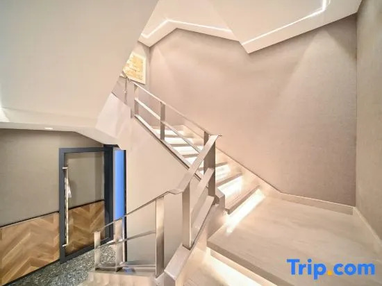 Mijia Youth Hotel (798 Art Park Gaojiayuan Subway Station Branch)