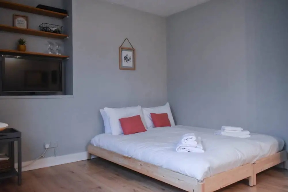 Refurbished Studio Flat Next To Brighton Station