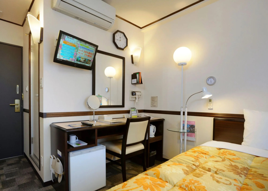 Toyoko Inn Tokyo eki Yaesu Kita guchi