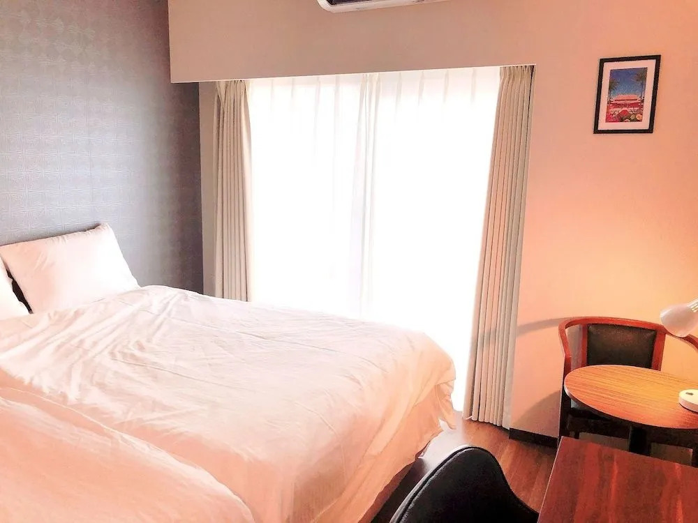 Ten Point Hotel