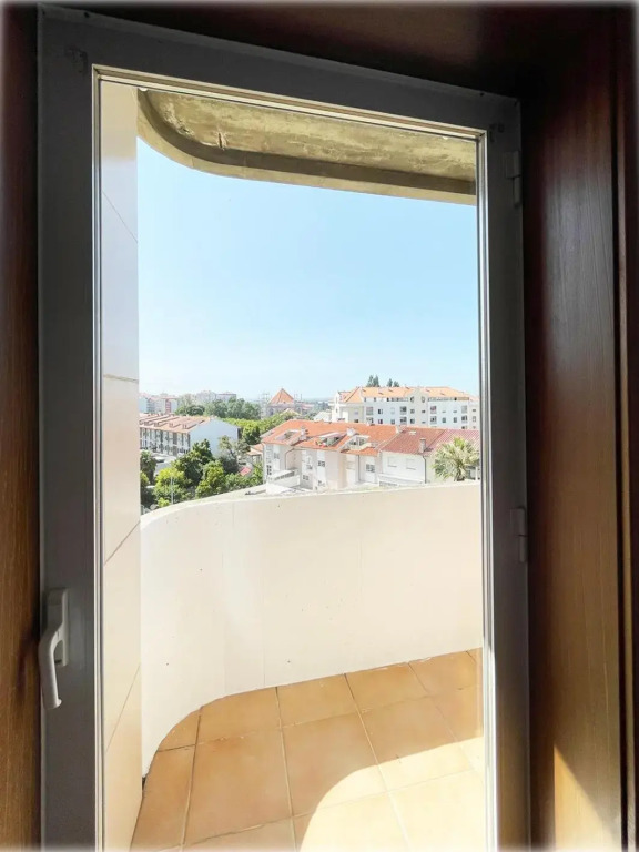 Yellow House Aveiro Free Netflix and garage