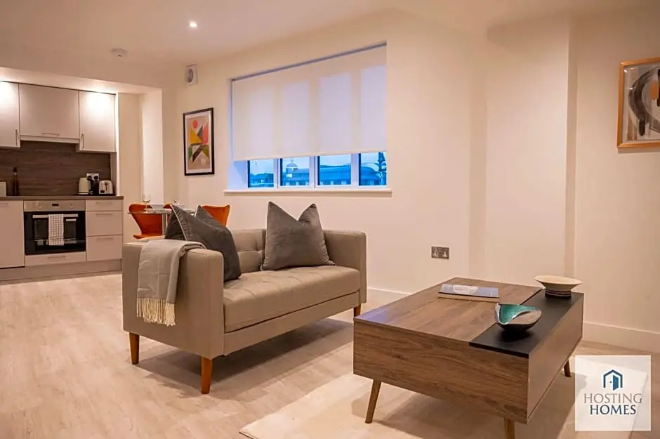 Modern Queen Street Apartment In The Heart Of Town 5