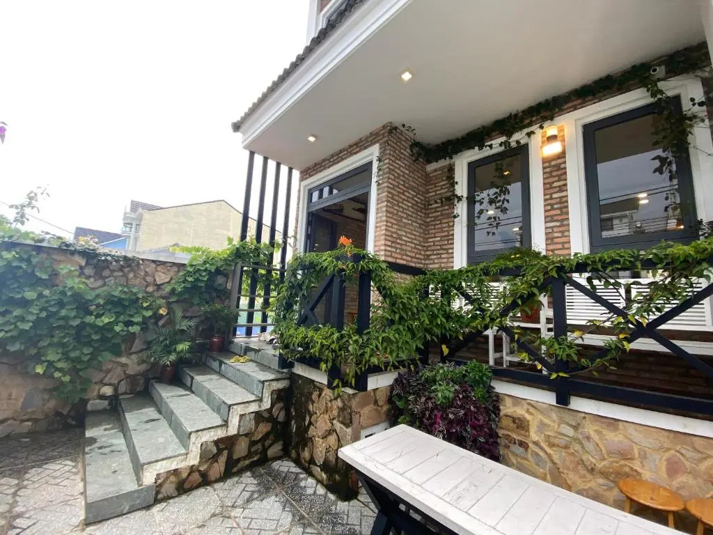 Garden View Villa Đà Lạt - 8 Rooms